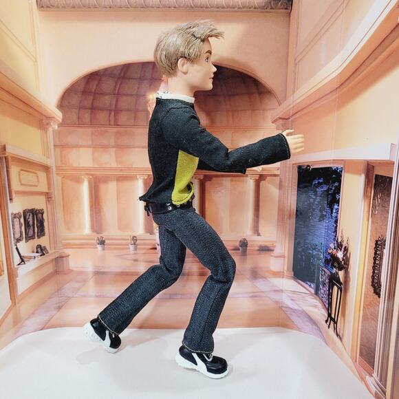 Barbie My Scene HUDSON Mall Maniacs Doll 2005 J1076 Made in the Shade - Picture 3 of 5